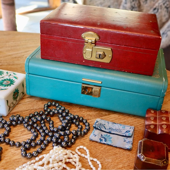 Vintage Mid Century Jewelry Box - Picture 10 of 10